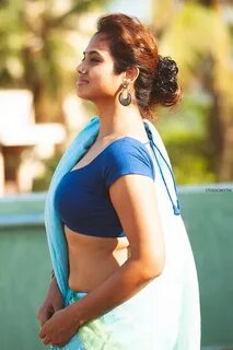 Ramya Pandian Hot Photos In Saree - Actress Galaxy