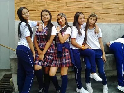 FOTOS Y VIDEOS DE COLEGIALAS: LIZZ GONZZALEZ Y SUS AMIGAS