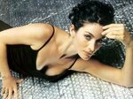 The Hottest Photos Of Carrie Anne Moss - 12thBlog