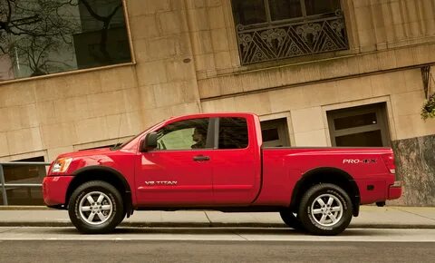 2013 Nissan Titan Side View Photo. 