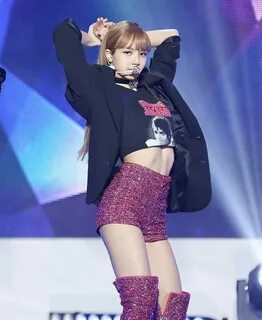 Hottie! BLACKPINK Lisa's Sexiest Moments IWMBuzz