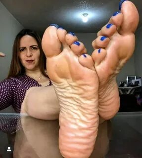 Kinky night cum on feet