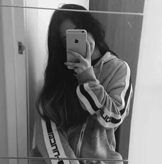 Pin by Manpreet to Kaur on Tumblr Mirror selfie poses, Girl 