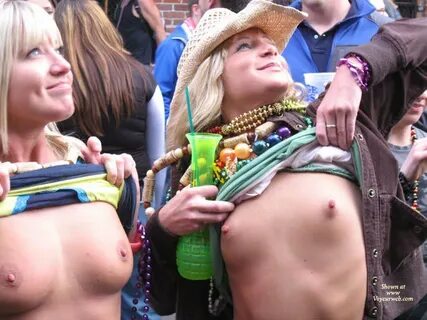 Mardi gras voyeur - Porn Images. Voyeur