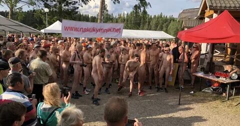 Paljastavad fotod: Soomes peetav alastijooks meelitas kohale