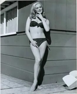 Picture of Linda Evans Linda evans, Bikini pictures, Bikinis