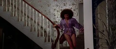 Mary Elizabeth Mastrantonio Nude & Sexy Collection (15 Photo