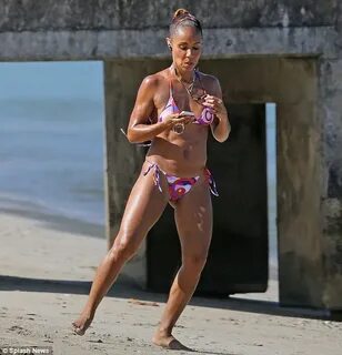 Jada Pinkett Smith Orange Bikini Page 3 BGOL Community