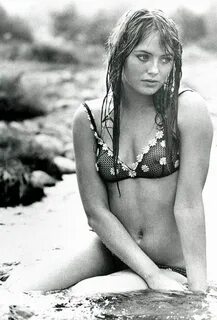 VintagePhotos op Twitter: "Lesley-Anne Down.