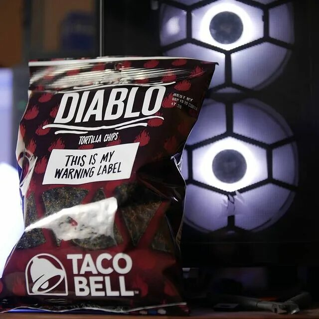 Taking a break working on my PC and trying the new @tacobell Diablo chips. 