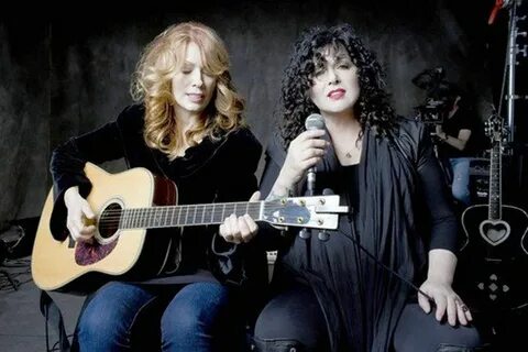 Beautiful! (With images) Female musicians, Nancy wilson, Sis