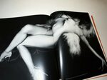 法 國 時 尚 雜 誌"Purple Magazine" 請 來 傳 奇"兔 女 郎"Pamela Anderson 拍