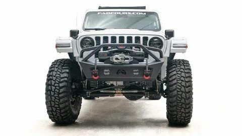 Бампер Stubby Jeep Wrangler JL/Gladiator 18-22 Fab Fours JL1