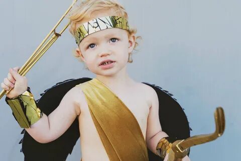 DIY GREEK GOD FAMILY COSTUME - Tell Love and Party