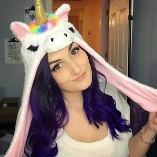 Lauren wearing this cute hat :3 Famous youtubers, Female pic