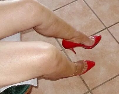 The Toe Cleavage Blog: Readers' pics