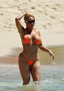 Nicole Coco Austin Wearing A Bikini At A Beach In Barbados -