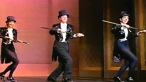Liza Minnelli and cast perform "Stepping Out" - YouTube
