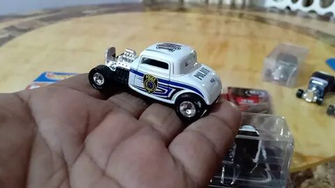 Hot wheels 32 ford loose - YouTube