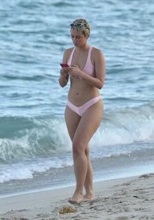 JULIEANNA YESJULZ GODDARD in Bikini at a Beach in Miami 12/0
