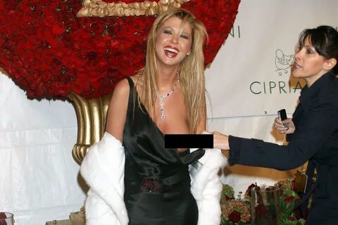 Tara Reid Nipple-Slip - Free xxx naked photos, beautiful ero