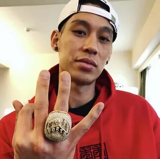 Jeremy Lin has finally received his ring! - Imgur