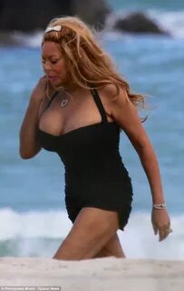 Wendy Williams Displays Her Massive Boobs At The Beach must 