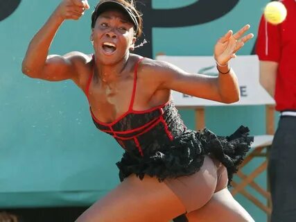 Serena Williams whispered to Venus, 'Where are your pants?