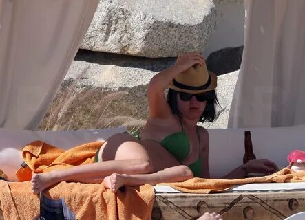 Katy Perry Bikini Photos in Mexico With Travis McCoy POPSUGA