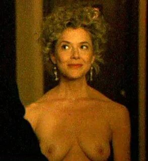 Annette Bening fully nude in The Grifters - kcleb