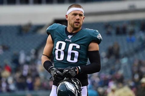 Carolina Panthers should propose a trade for Eagles TE Zach 