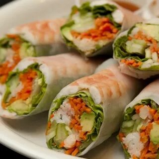 A Fresh and delicious recipe for salad rolls with prawns.. P