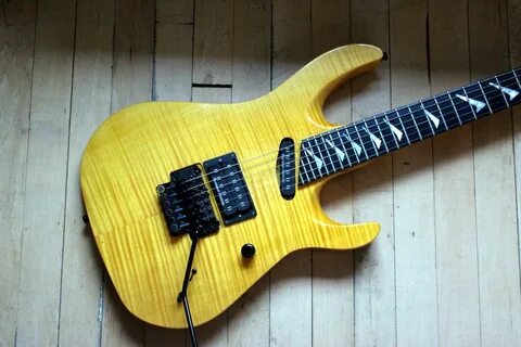 Hamer Californian Custom from 89. Solid Flamed Maple Body, f