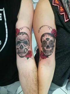 Couples skull tattoo Matching tattoos, Couple tattoos, Skull