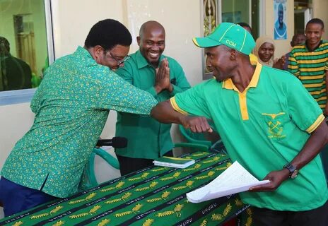 Waziri Mkuu Majaliwa Aongoza Zoezi la Kumdhamini Rais Magufu