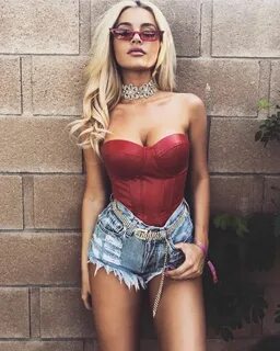 Coachella 2019 🏝 on Twitter Fashion sexy, Boho chic outfits, Sexy girls.
