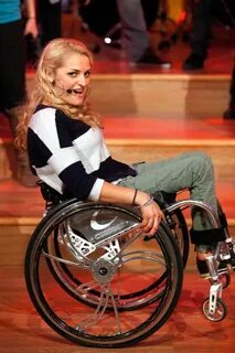 Ali Stroker Is Breaking Down Broadway Boundaries - The Skidm