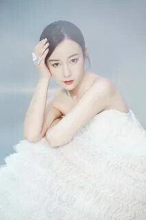 Zhang Meng poses for photo shoot China Entertainment News