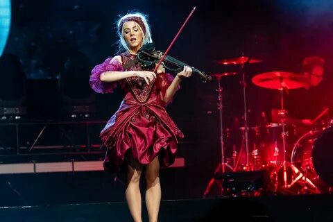 Lindsey Stirling Sexy (151 Photos) - Sexy e-Girls 🔞