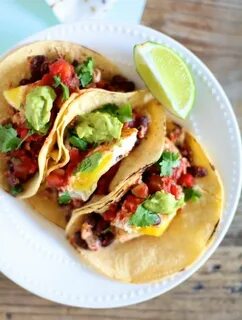 10 Minute Meal // Healthy Huevos Rancheros Tacos Nutrition i