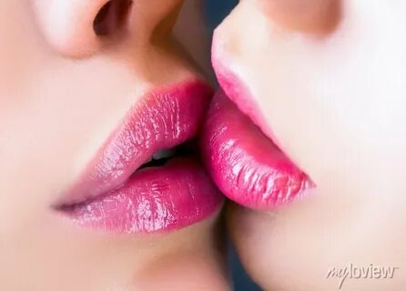 Close Up Lesbian Kiss - Porn and sex photos, pictures in HD 