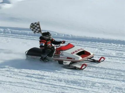 Sunny Villa Vintage Snowmobile Race Series, Ossipee, New Ham