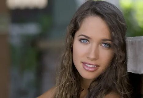 Maiara Walsh Maiara Walsh Flickr