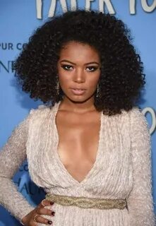 Jaz Sinclair Hottest Photos Sexy Near-Nude Pictures, GIFs