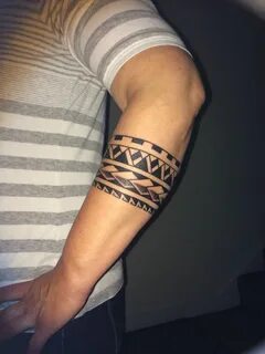 Tattoo arm mann, Stammestattoo designs, Hand tattoos