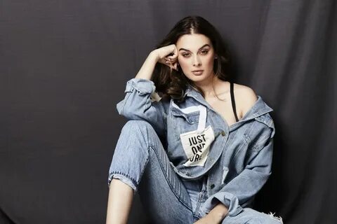 Evelyn Sharma is gifting something to each one of her fans o