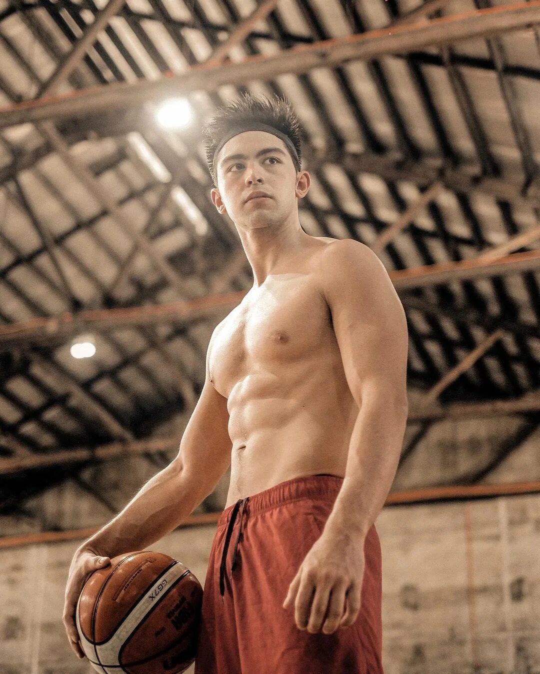 Derrick Monasterio в Instagram: "Not all ballers are players, would yo...
