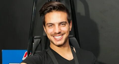 Pictures of Vadhir Derbez