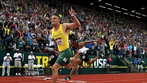 Devon Allen can turn pro in track and still play football fo