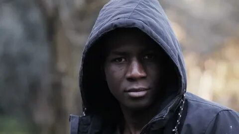 confident serious hooded black african man: Stockvideók (100